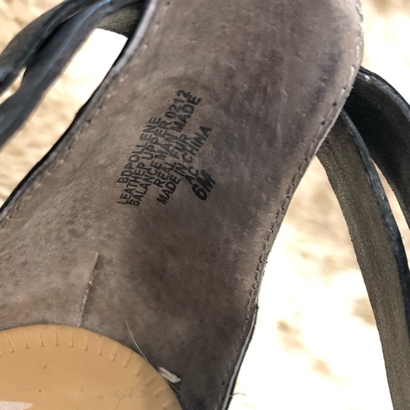 ❤️2/$25❤️ - Picture 3 of 4